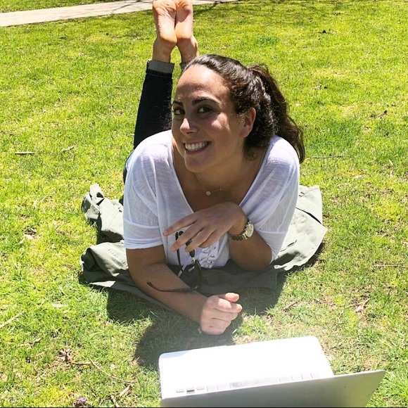 Meet your Posher, Carly - Picture 1 of 1